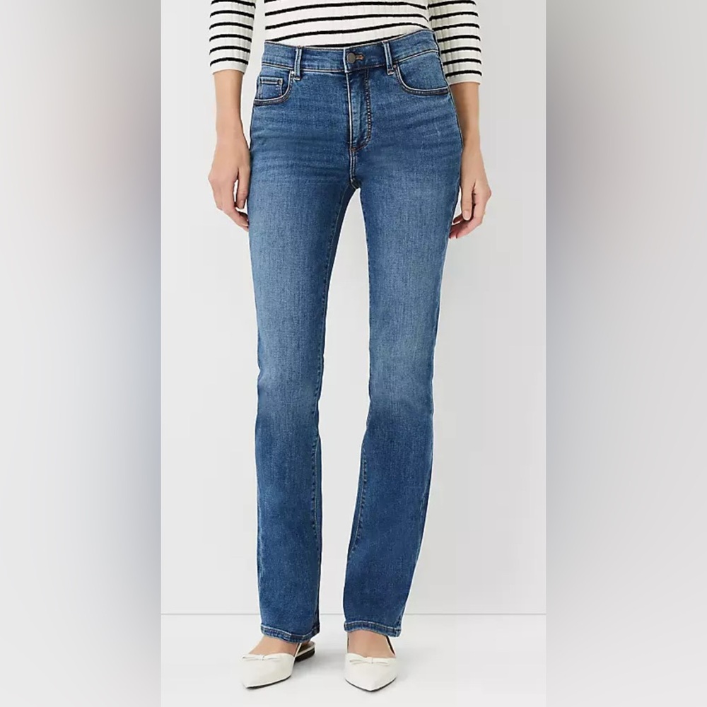 EUC - 2 for 1 - Ann Taylor - Sculpting Pocket Curvy Fit - Bootcut Jeans - Sz 6